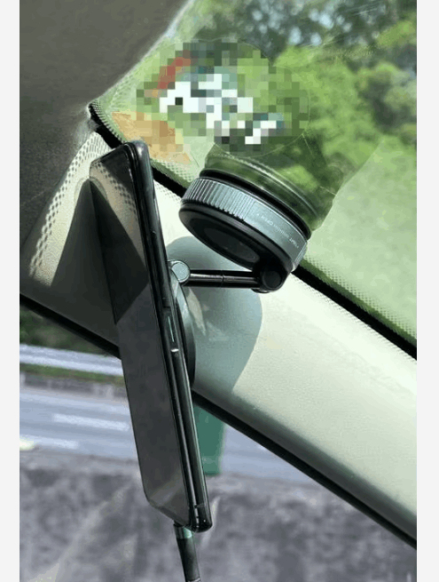 Aura Magnetic Phone Holder